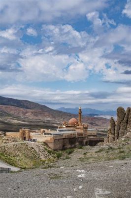 The İshak Pasha Palace: Unforgettable Ottoman Grandeur and Breathtaking Mountain Views!