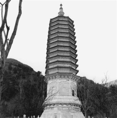 Lingguang Pagoda: An Ancient Beacon of History and Architectural Marvel!