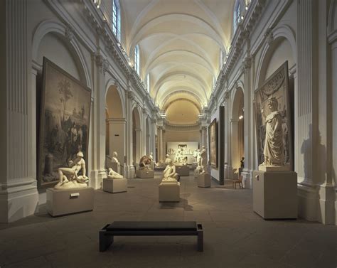 Musée des Beaux-Arts de Fontainebleau: Immerse Yourself in Artistic Splendor and History's Embrace!