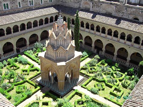 The Monasterio de Santa María la Real de Guadalupe: An Architectural Marvel Steeped in History!